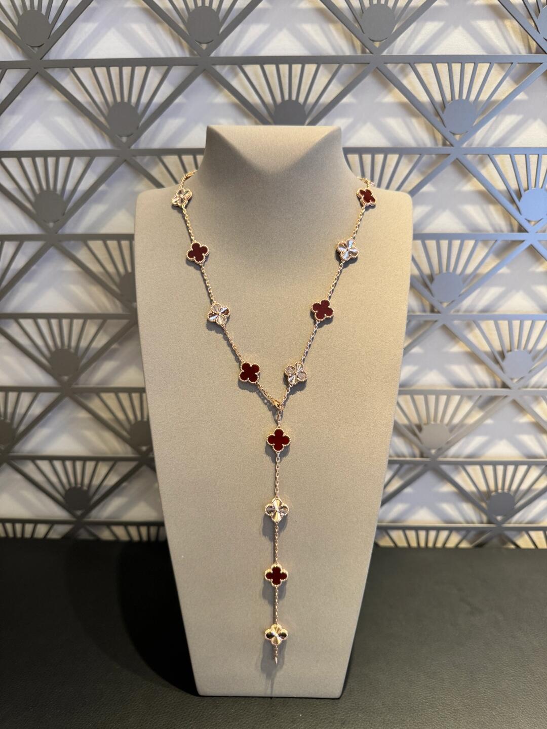 [Elite]CLOVER 20 MOTIFS LASER CARNELIAN NECKLACE
