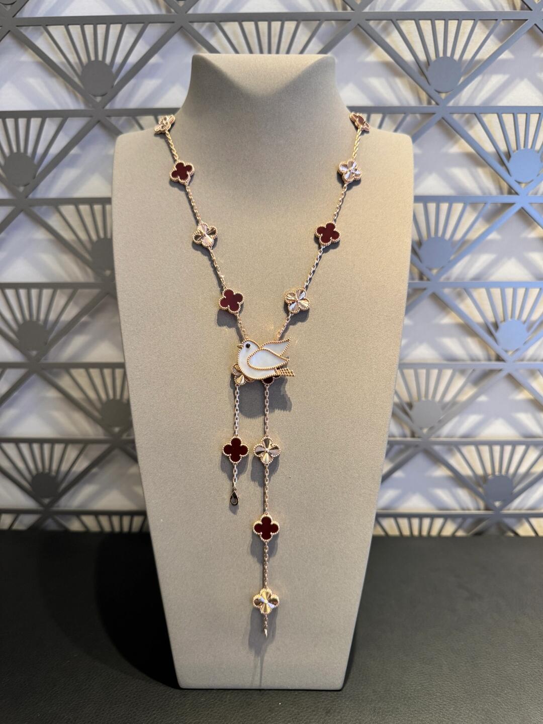 [Elite]CLOVER 20 MOTIFS LASER CARNELIAN NECKLACE