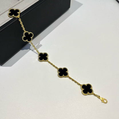[Elite] CLOVER 5 MOTIF ONYXS BRACELET COLLECTION