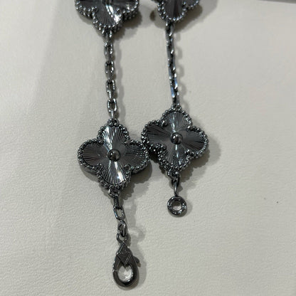 [Elite]CLOVER 5 MOTIF BLACK BRACELET