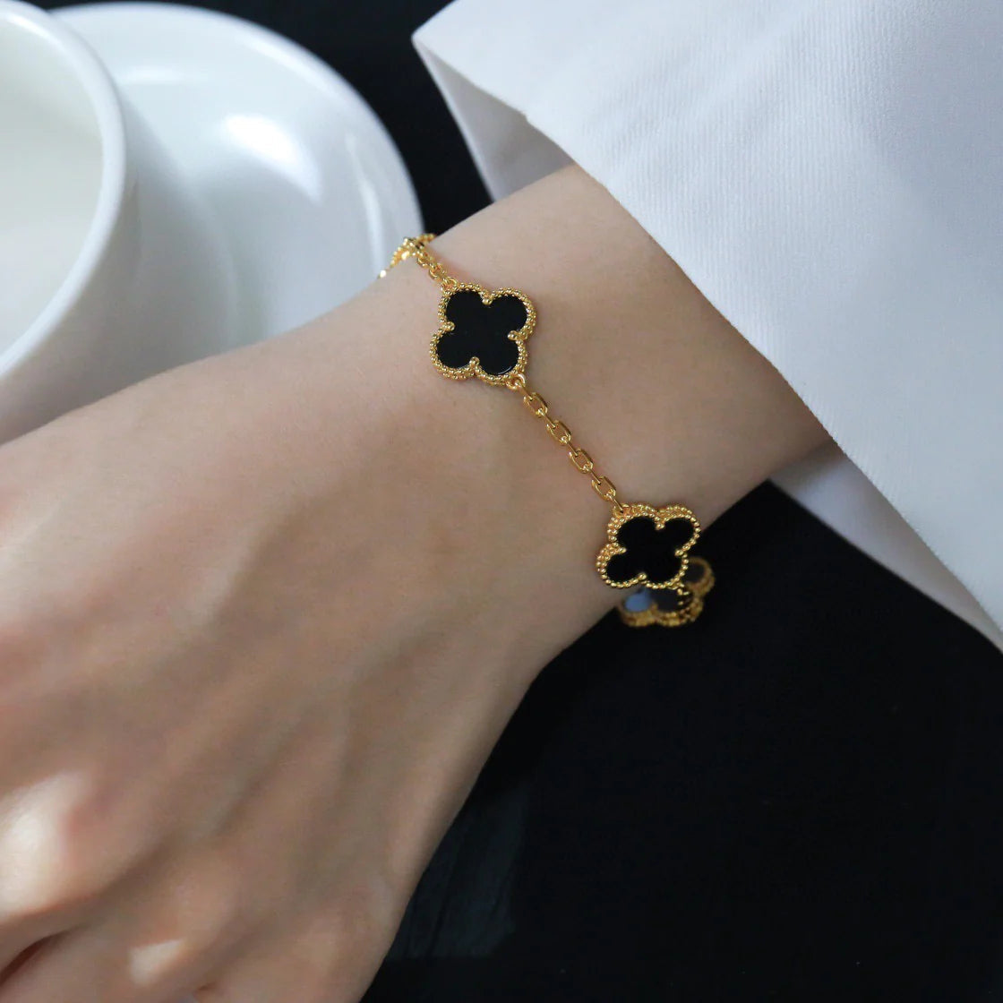 [Elite] CLOVER 5 MOTIF ONYXS BRACELET COLLECTION