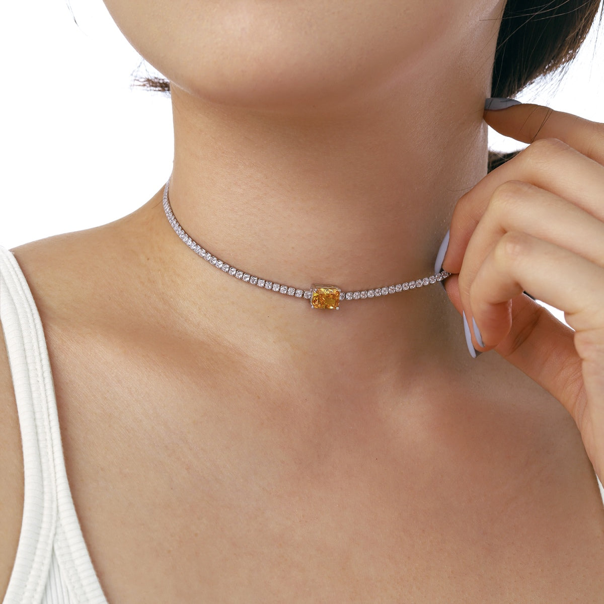 [Elite]2.0 carat Ornate Emerald Cut Necklace