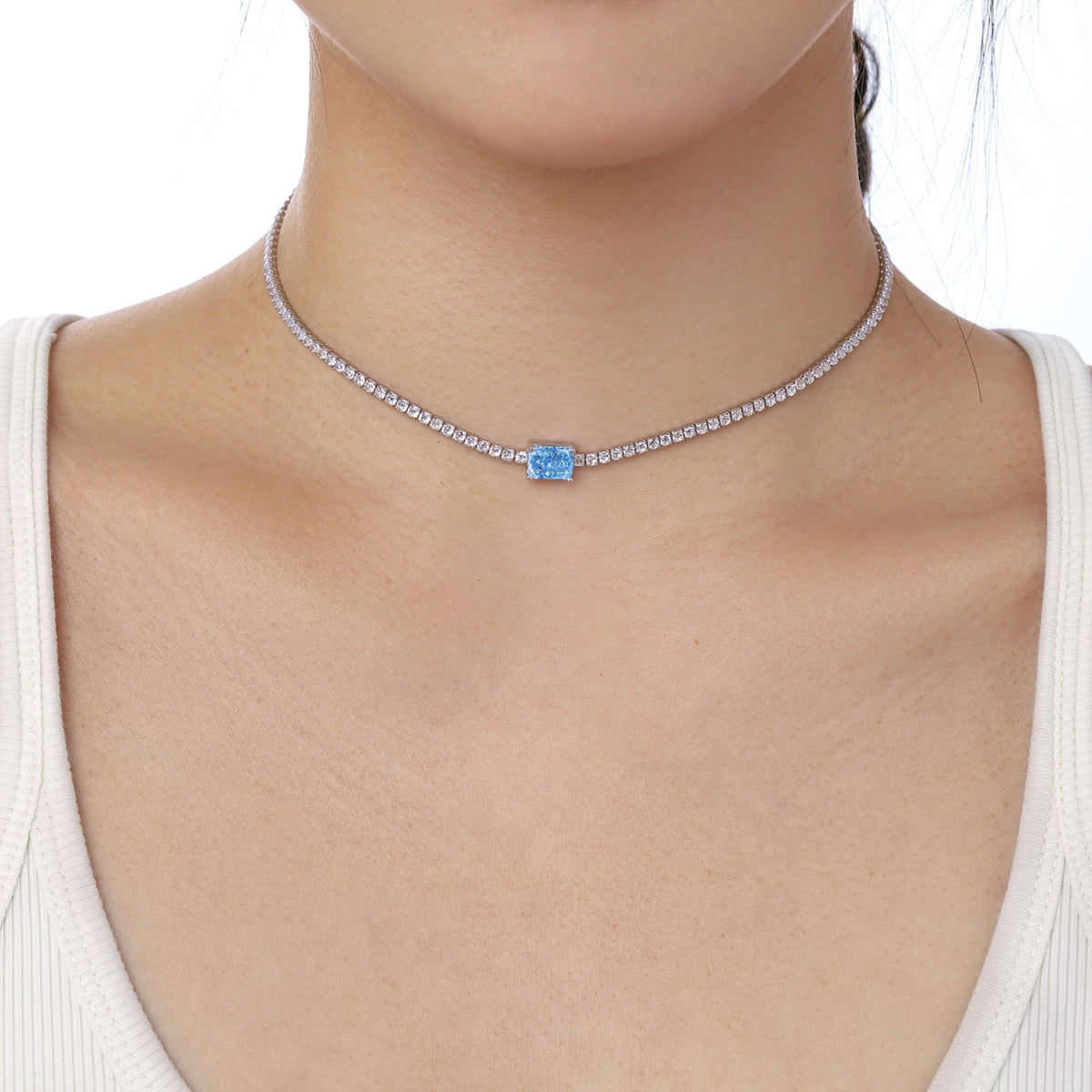 [Elite]2.0 carat Ornate Emerald Cut Necklace