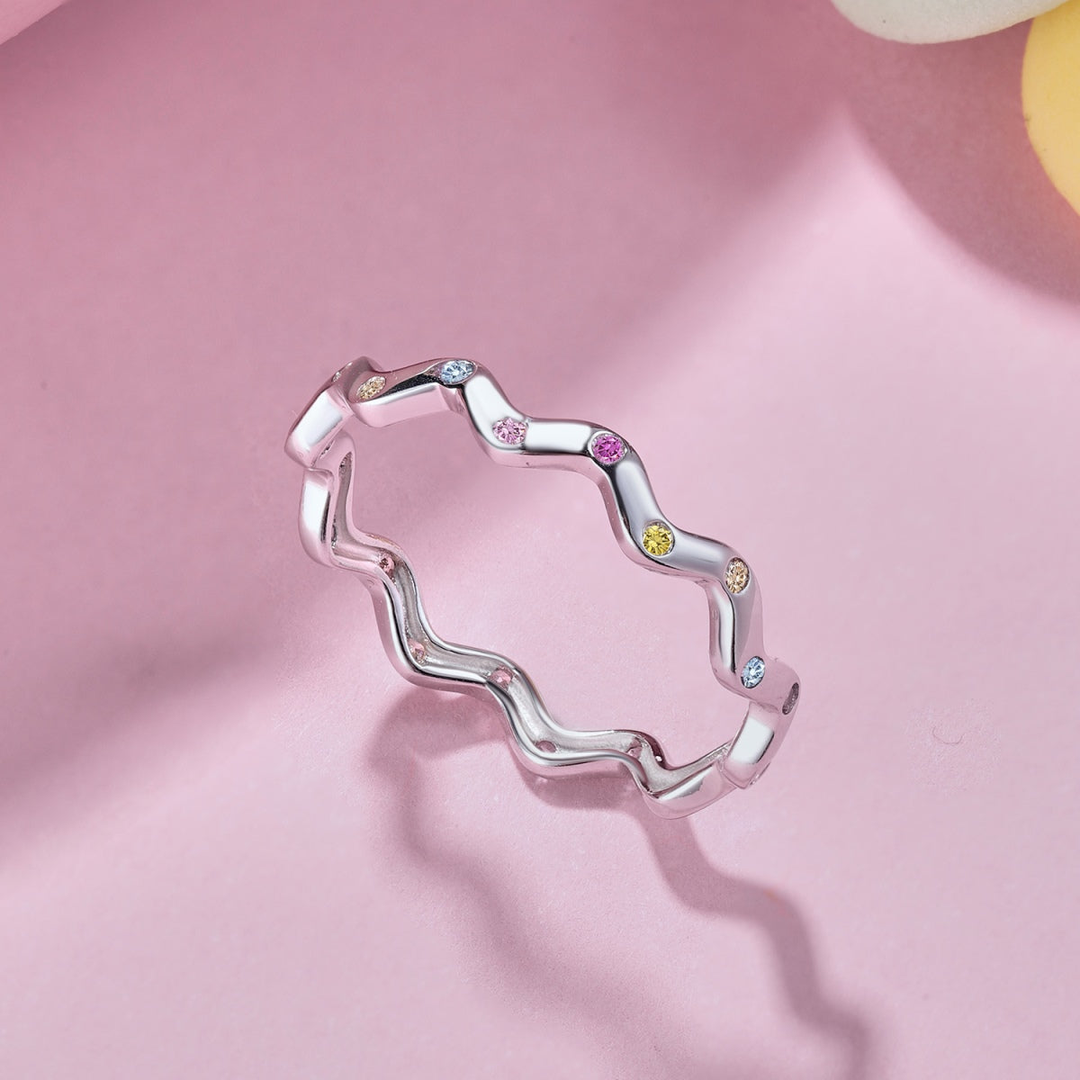 [Elite]Ornate Vibrant Round Cut Daily Ring
