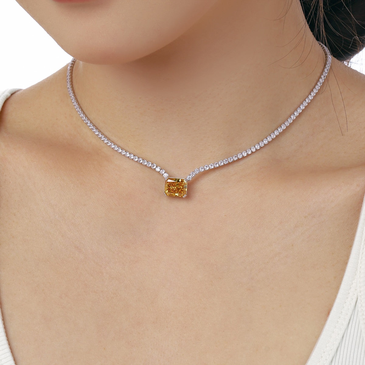 [Elite]4.0 Carat Elegant Radiant Cut Necklace