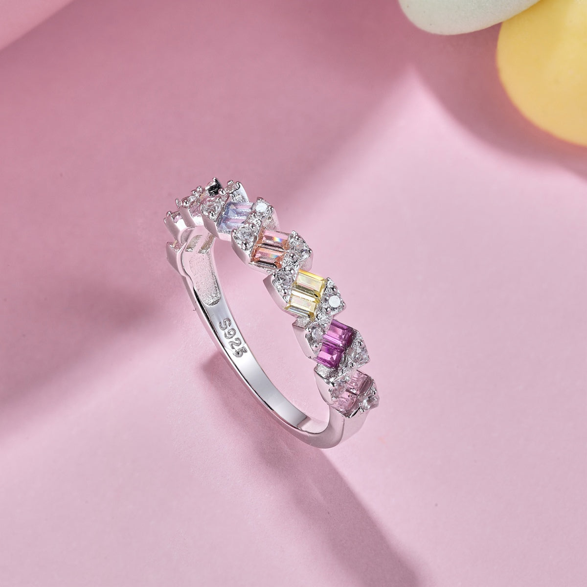 [Elite]Delicate Vibrant Emerald Cut Daily Ring