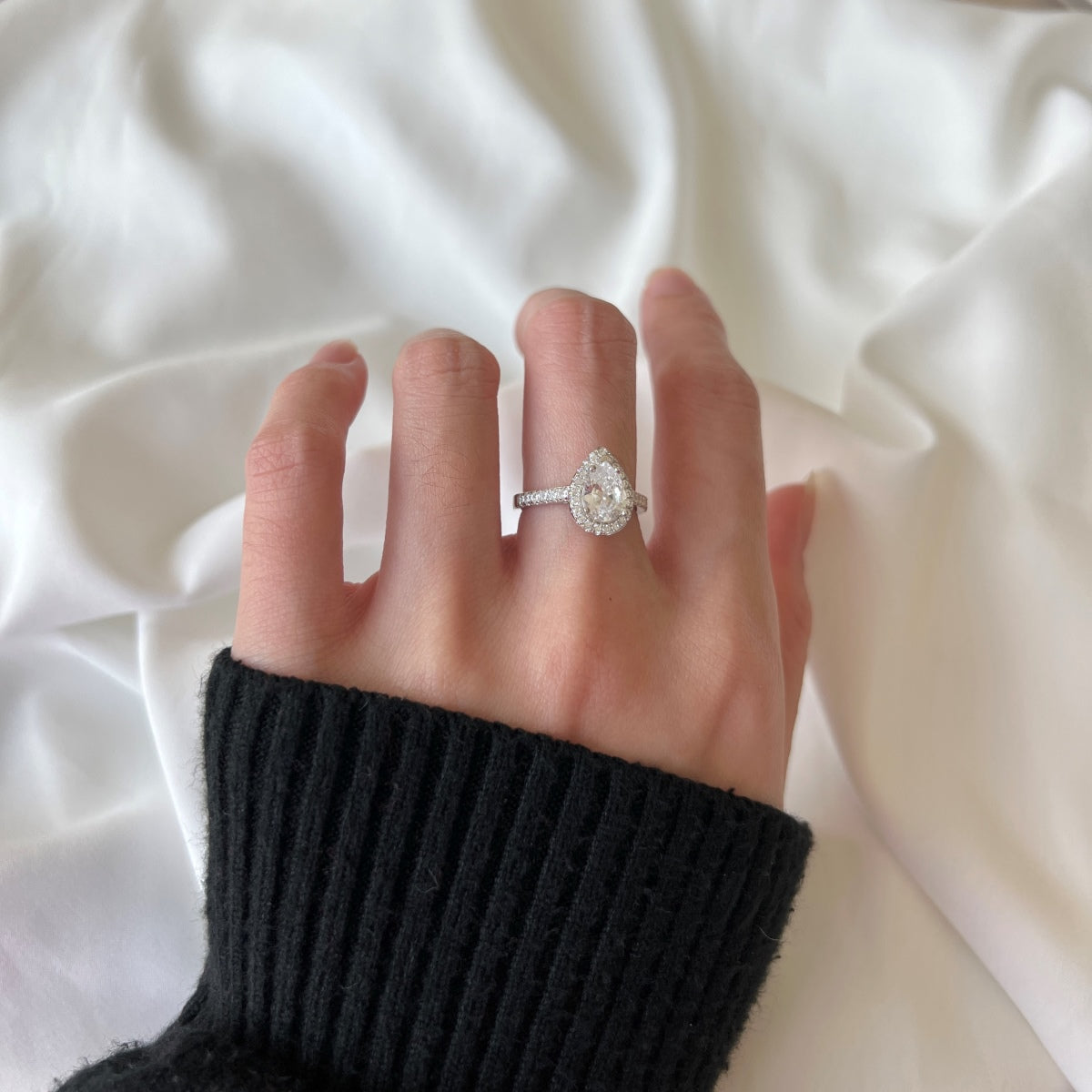 [Elite]1.0 Carat Luxurious Resplendent Water Drop Shape Wedding Ring