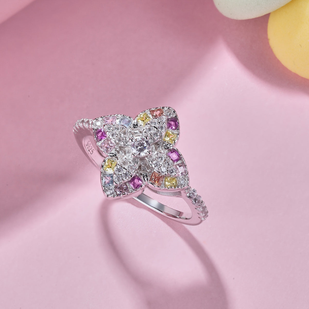 [Elite]Luxurious Colorful Flower Shape Banquet Ring