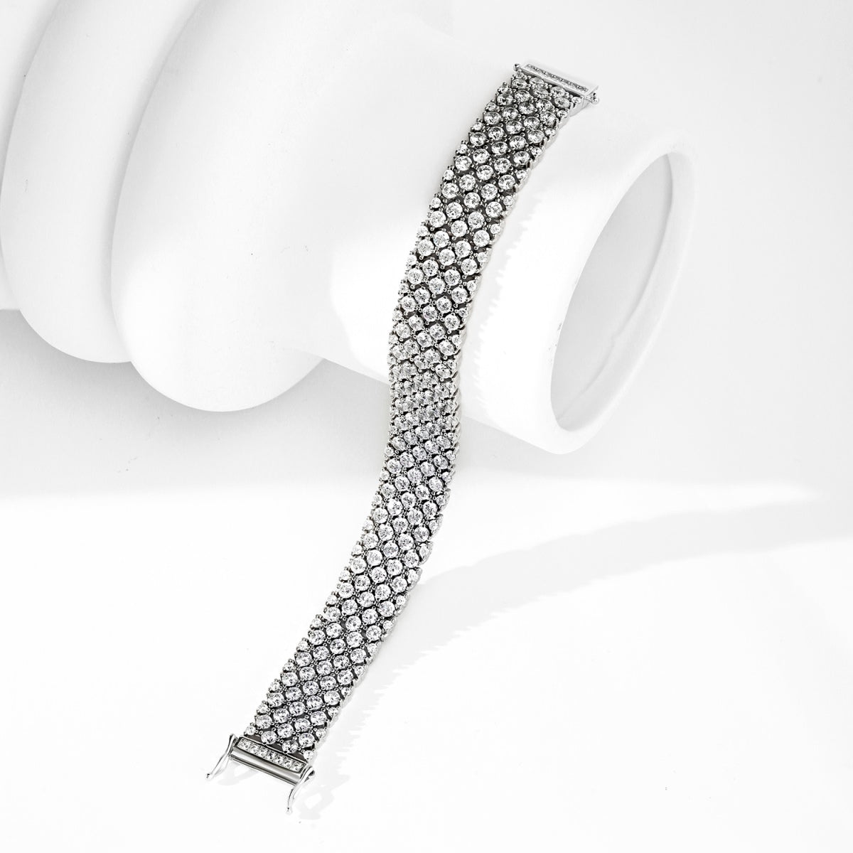 [Elite]Ornate Elegant Round Cut Party Bracelet