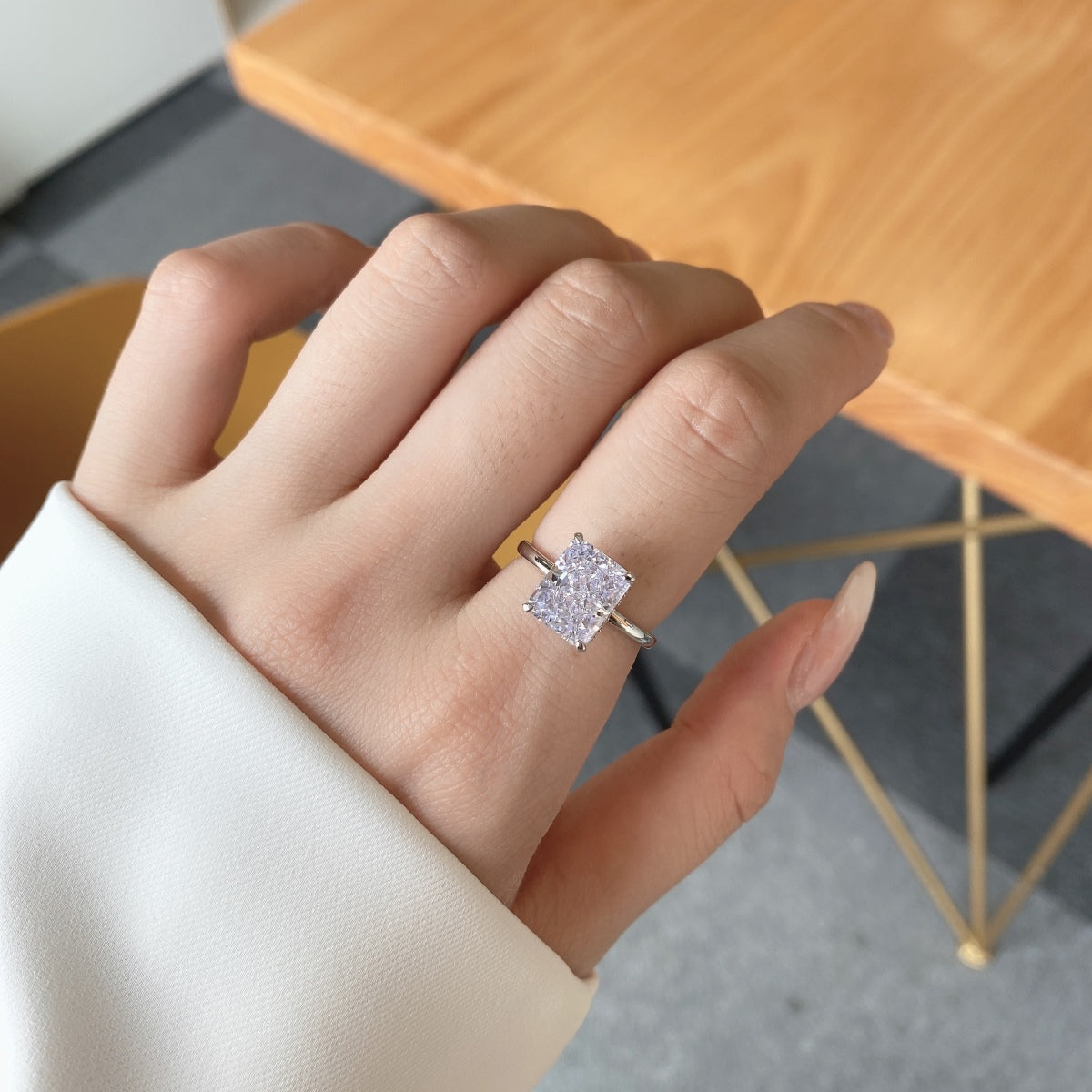 [Elite]4.0 Carat Ornate Enchanting Radiand Cut Banquet Ring