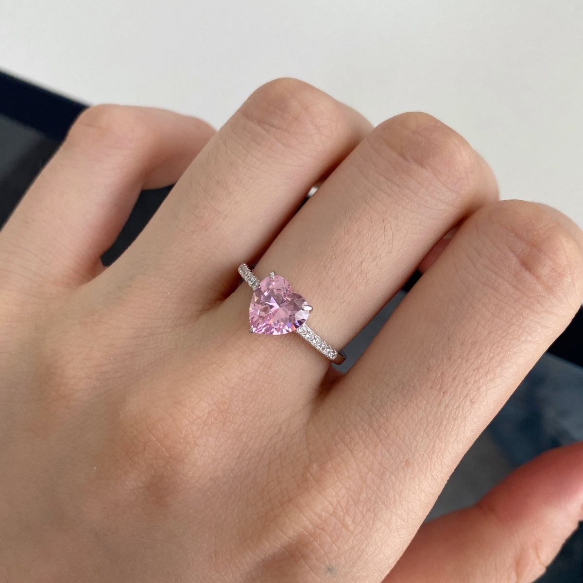[Elite]2.0 Carat Dazzling Lustrous Heart Cut Lover Ring