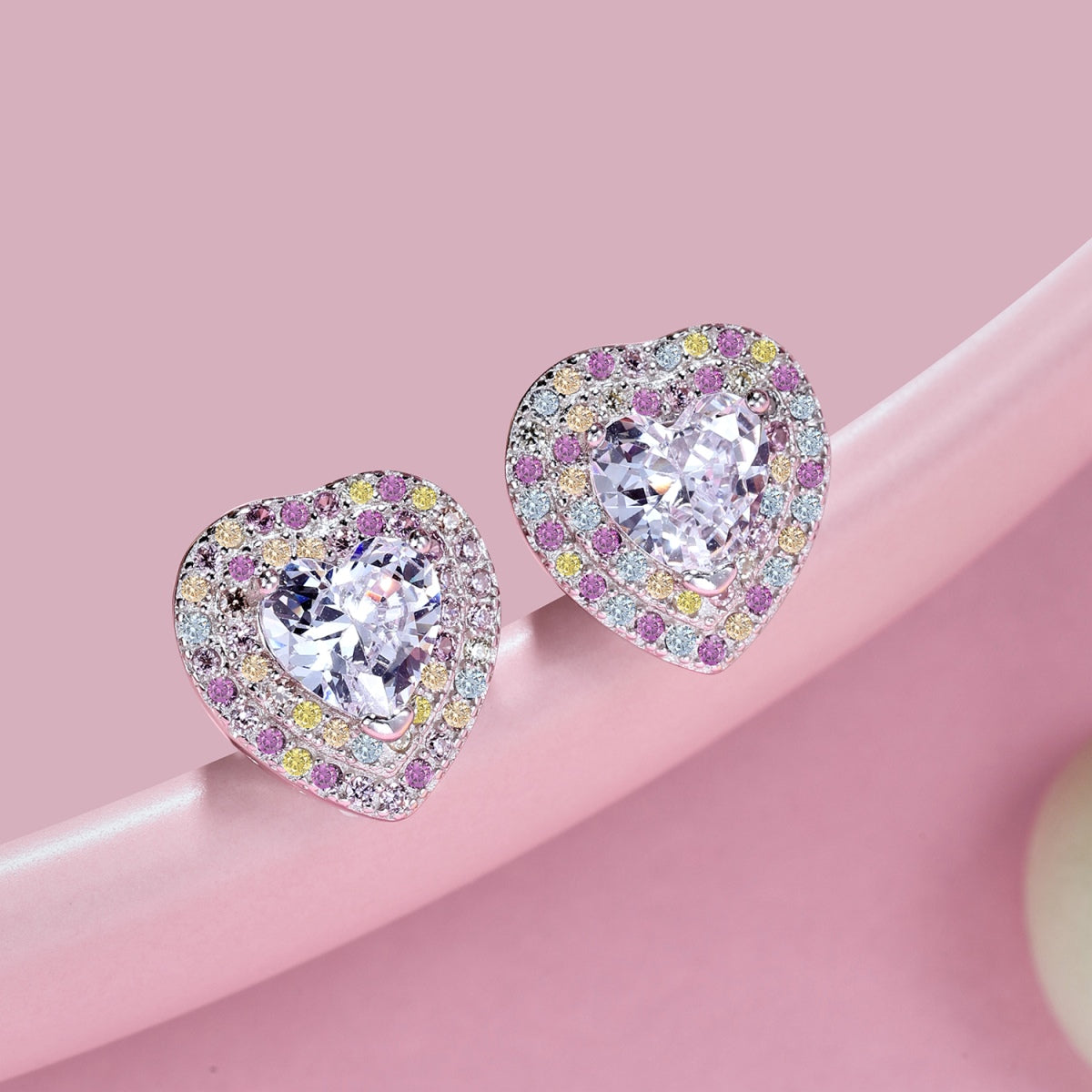 [Elite]Dazzling Heart Shape Lover Earrings