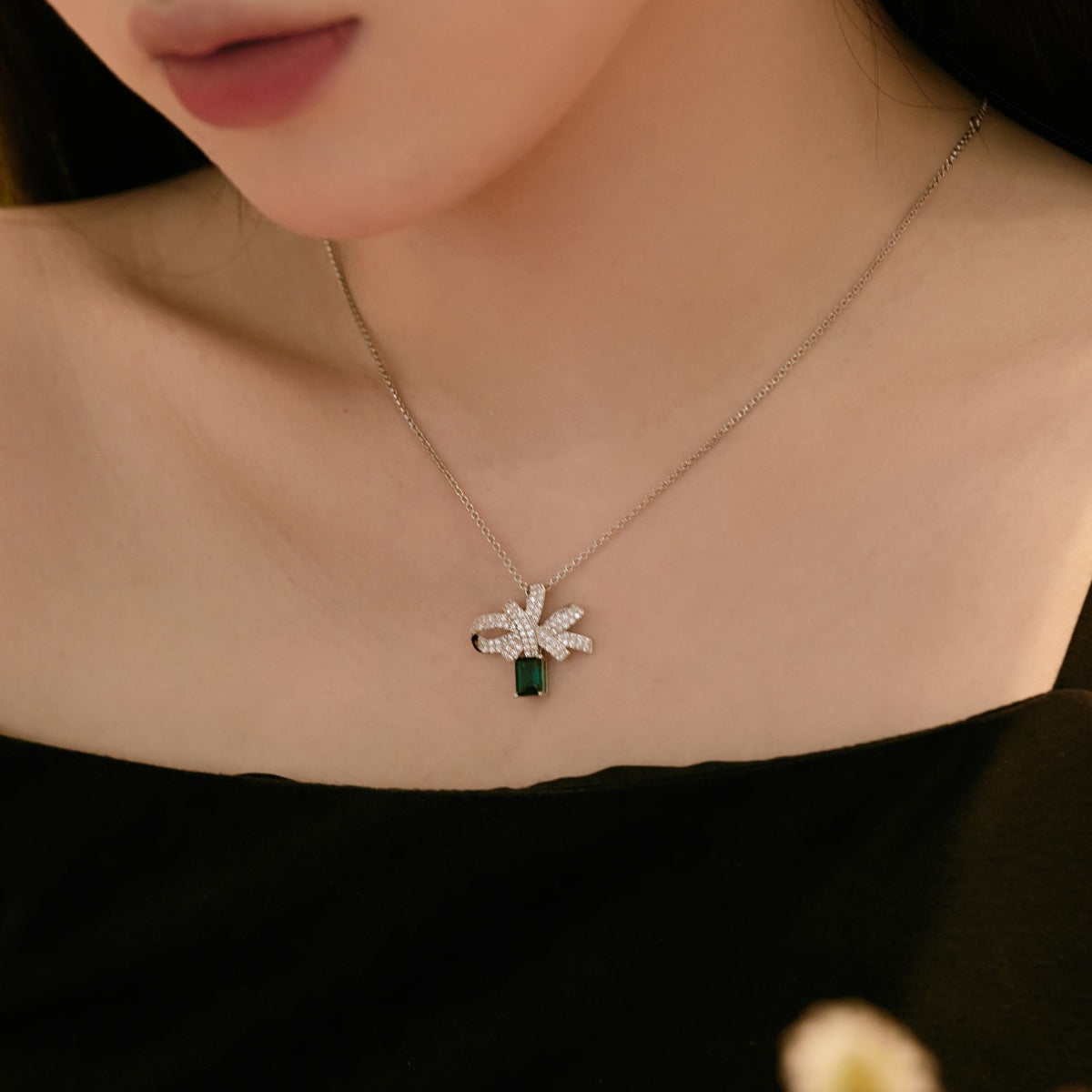 [Elite]Luxurious Flower Shape Emerald Cut Necklace