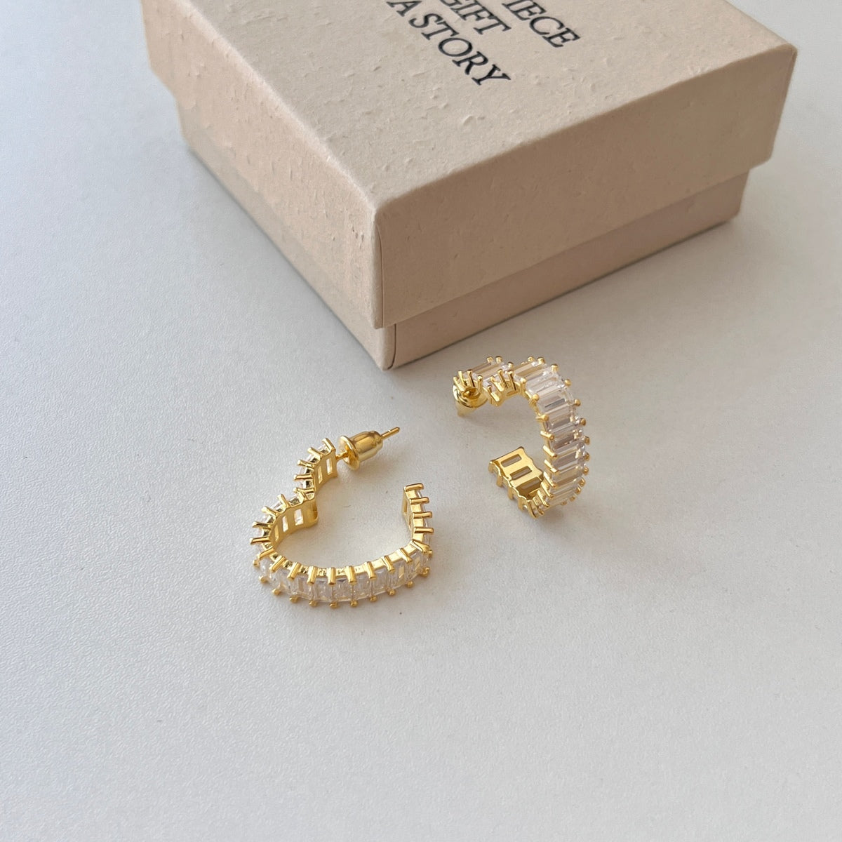 [Elite]Radiant Heart Cutout Earrings