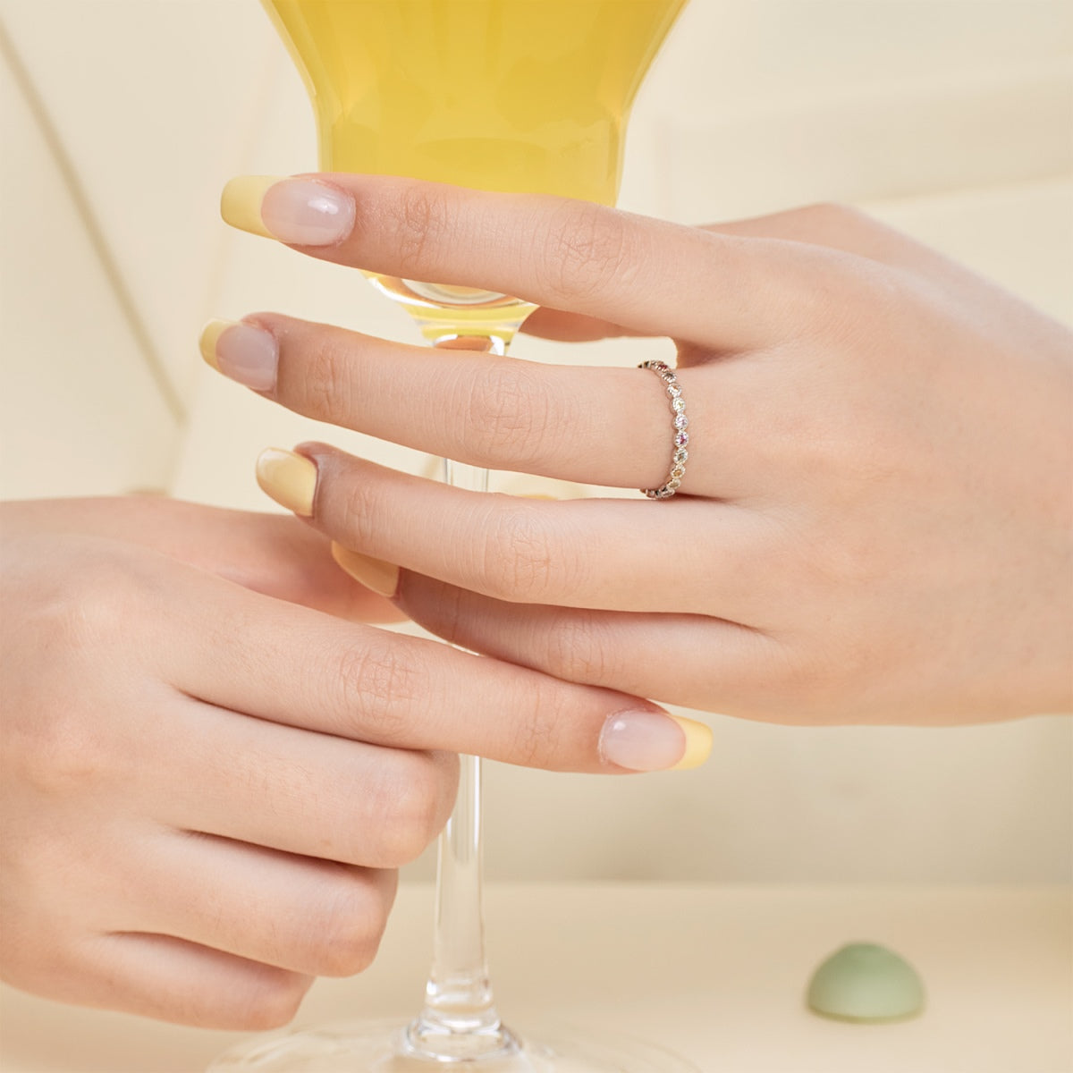 [Elite]Radiant Sparkling Round Cut Daily Ring