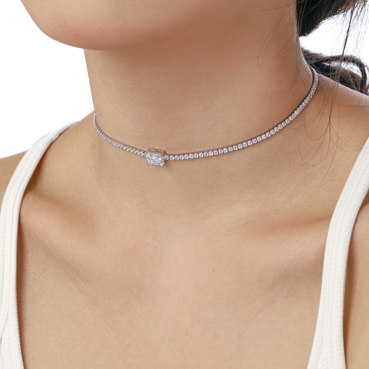 [Elite]2.0 carat Ornate Emerald Cut Necklace