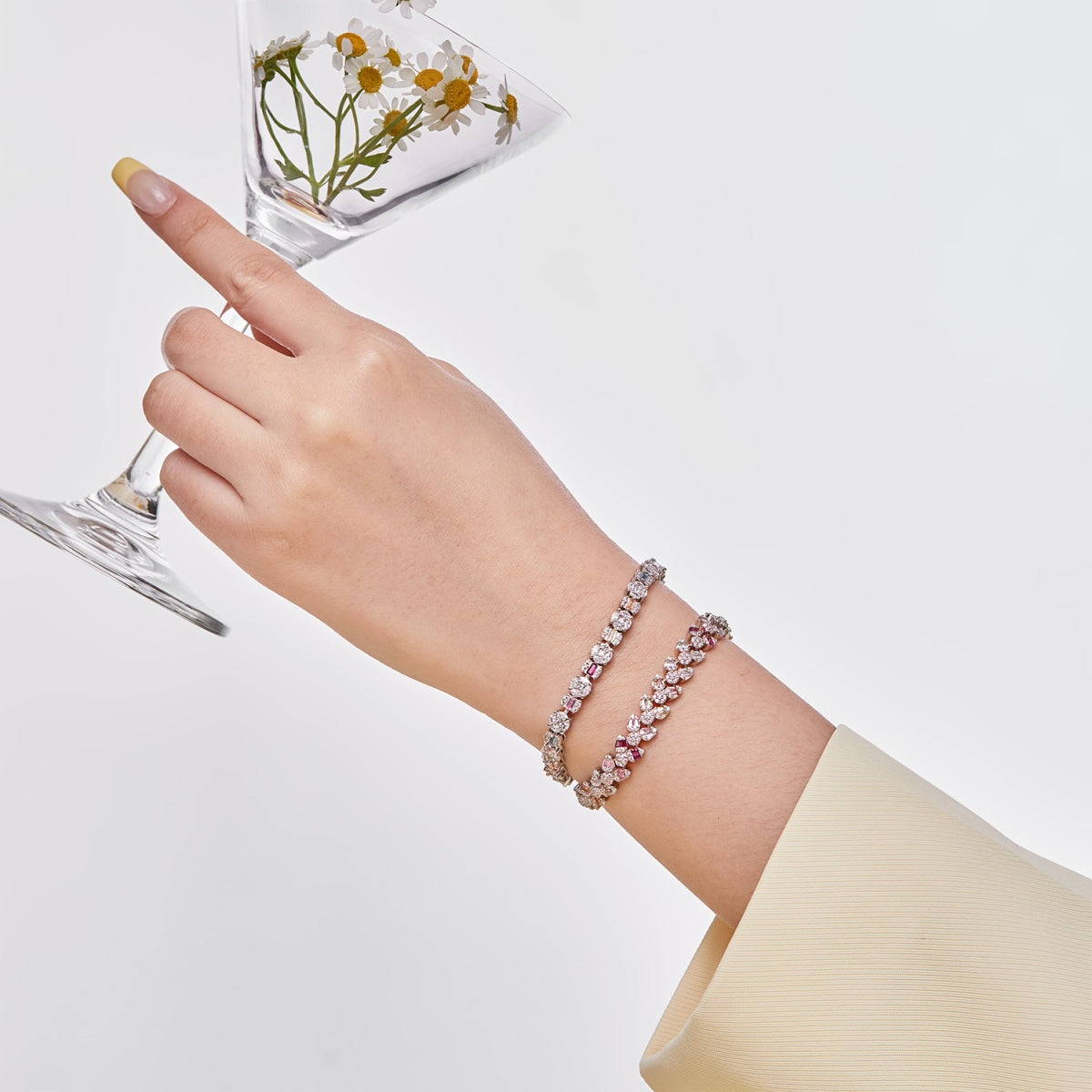 [Elite]Dainty Exquisite Flower Shape Daily Bracelet