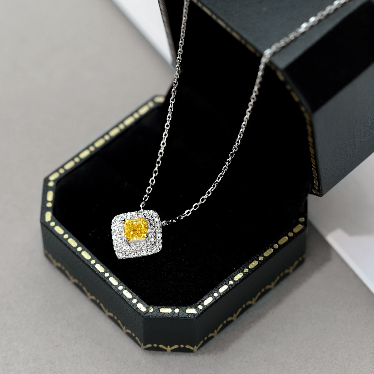 [Elite]Sparkling Asscher Cut Necklace
