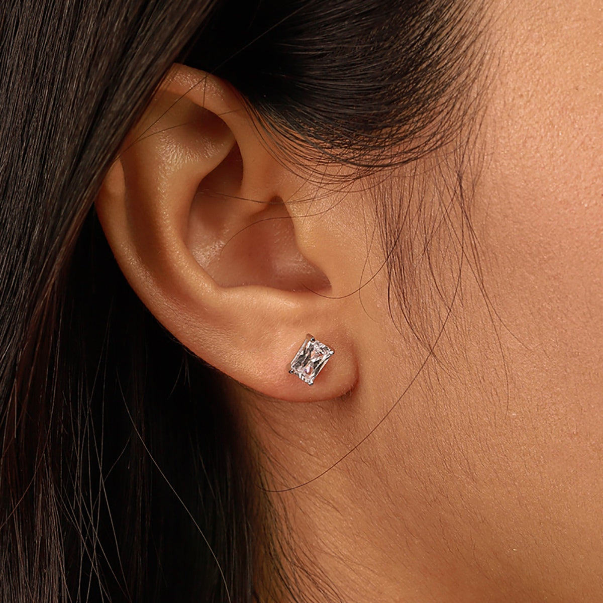 [Elite]Stylish Shiny Rectangular Center Stone Stud Earrings