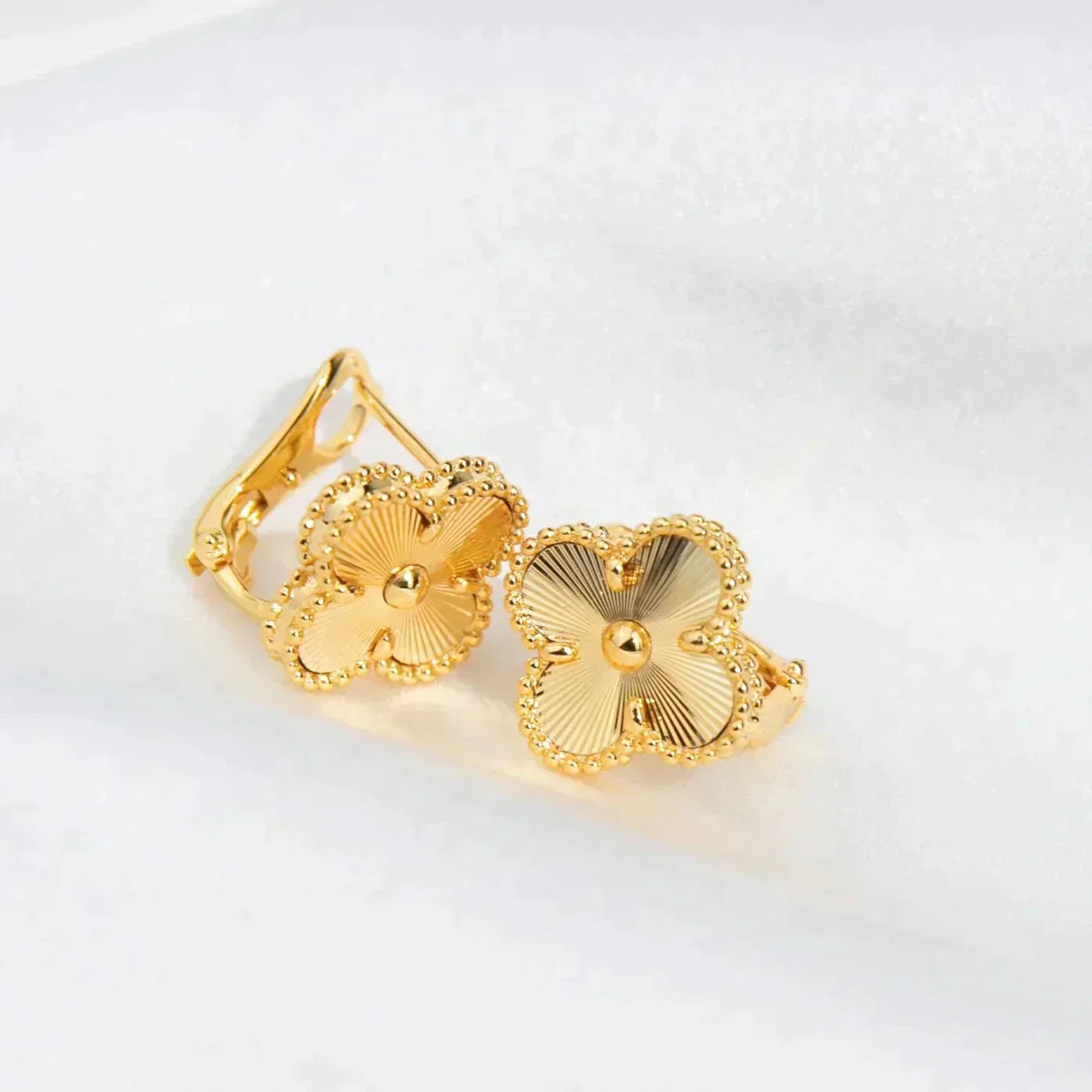 [Elite]CLOVER MEDIUM 1 MOTIFS LASER EARRINGS