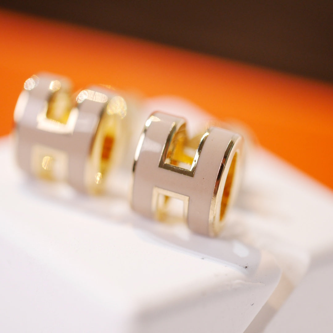 [Elite]MINI POP H GOLD EARRINGS GREY