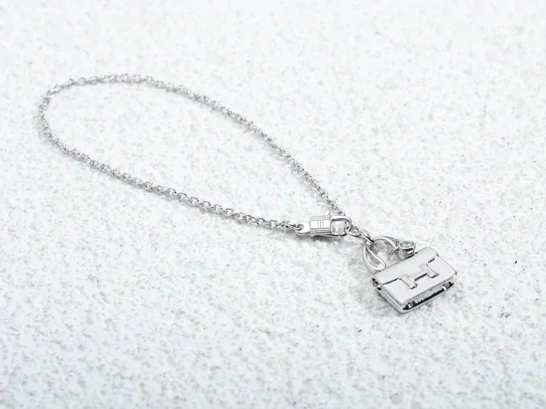 [Elite]AMULETTE PEDANT SILVER NECKLACE