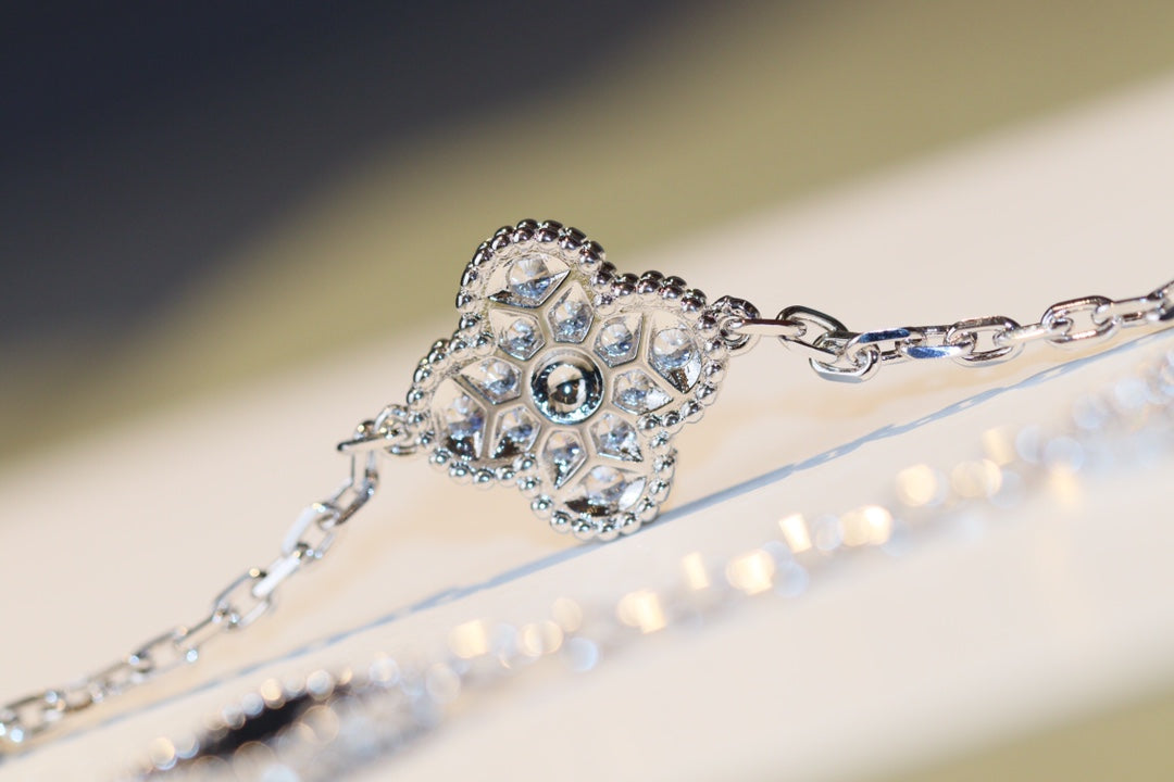 [Elite]CLOVER 20 MOTIFS ONYX DIAMOND SILVER
