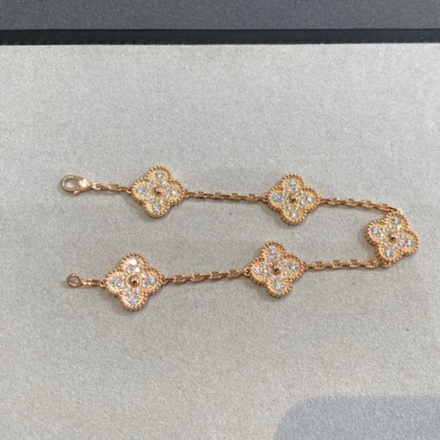 [Elite] CLOVER 5 MOTIF FULL DIAMOND BRACELET COLLECTION