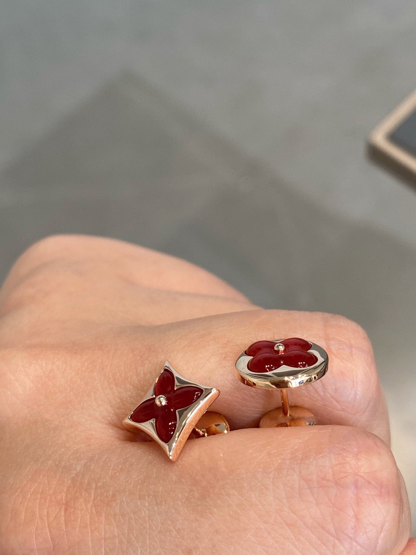 [Elite]STAR AND SUN PINK GOLD CARNELIAN STUD EARRINGS