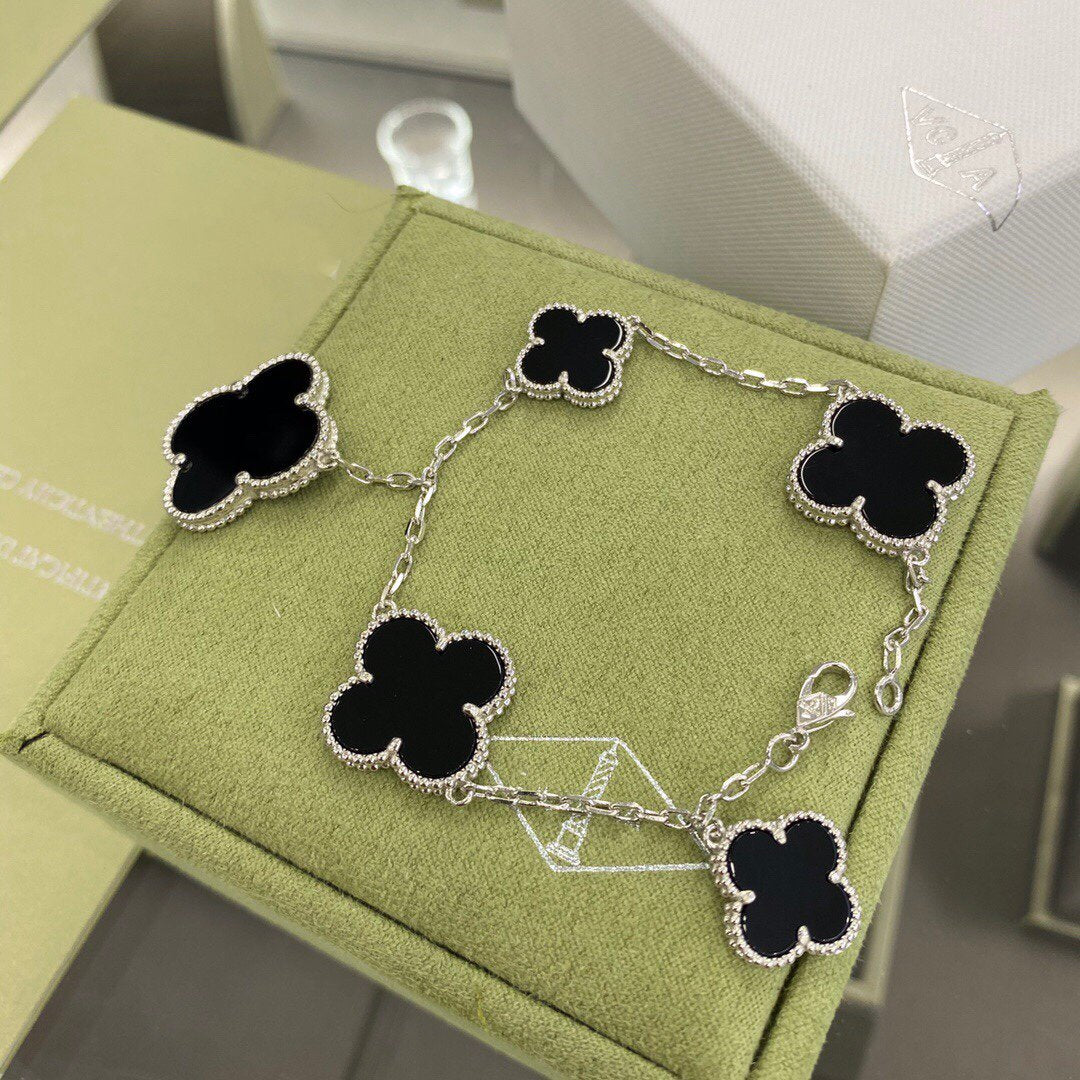 [Elite]CLOVER 5 MOTIFS SIVLER ONYX BRACELET