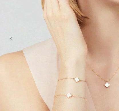 [Elite]CLOVER MINI 9.5MM WHITE MOTHER-OF-PEARL NECKLACE