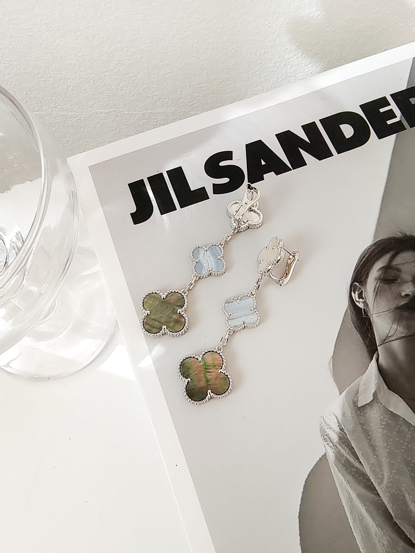 [Elite]CLOVER 3 MOTIFS CHALCEDONY DARK MOP SILVER EARRINGS