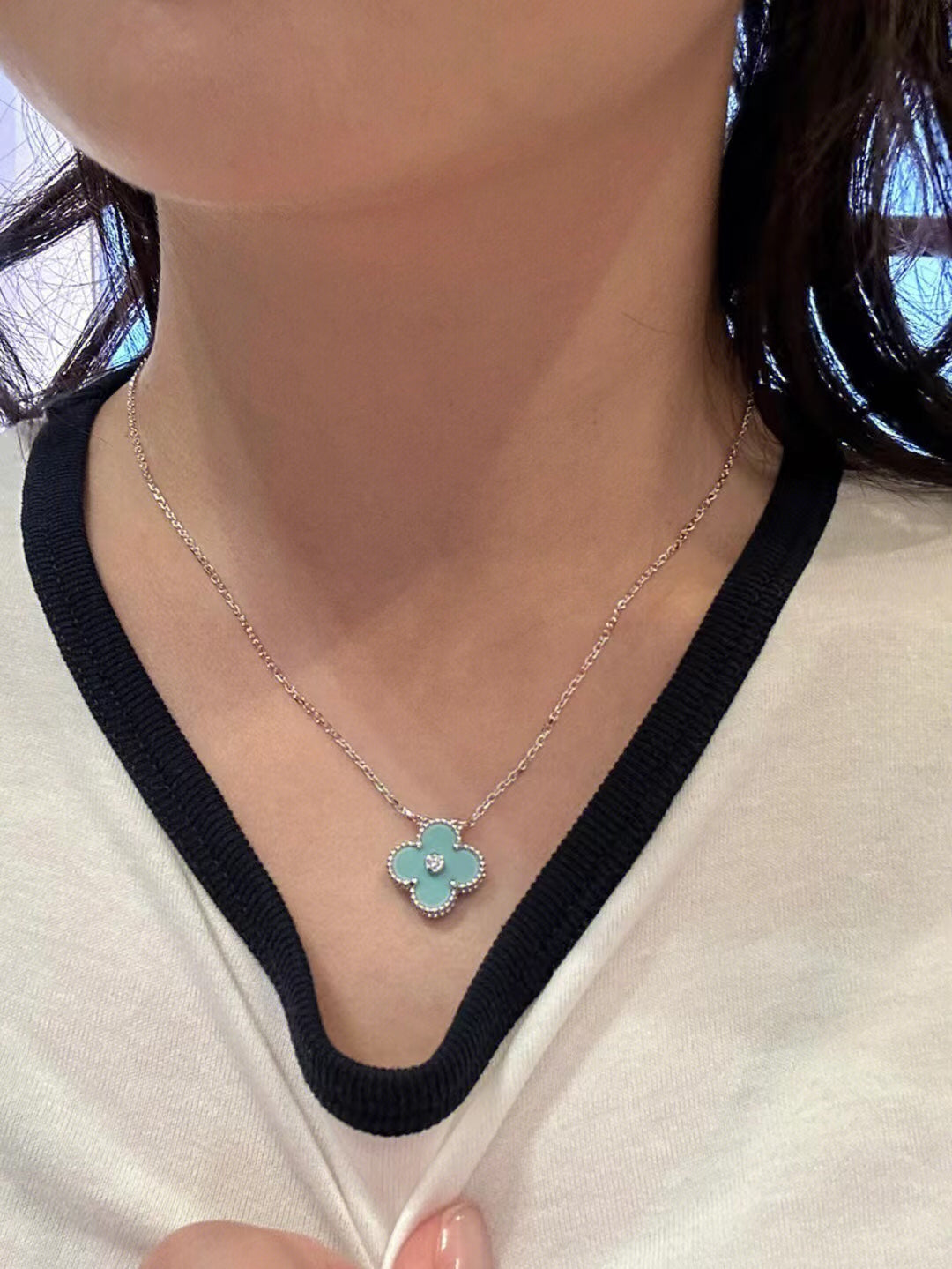 [Elite]CLOVER 1 DIAMOND LIGHT BLUE SILVER NECKLACE