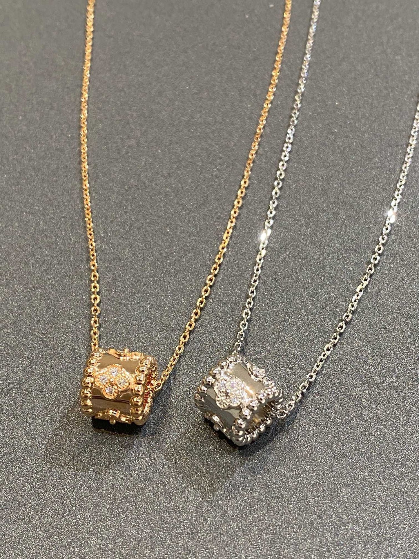 [Elite]PERLEE PEDANT SIVLER DIAMOND NECKLACE