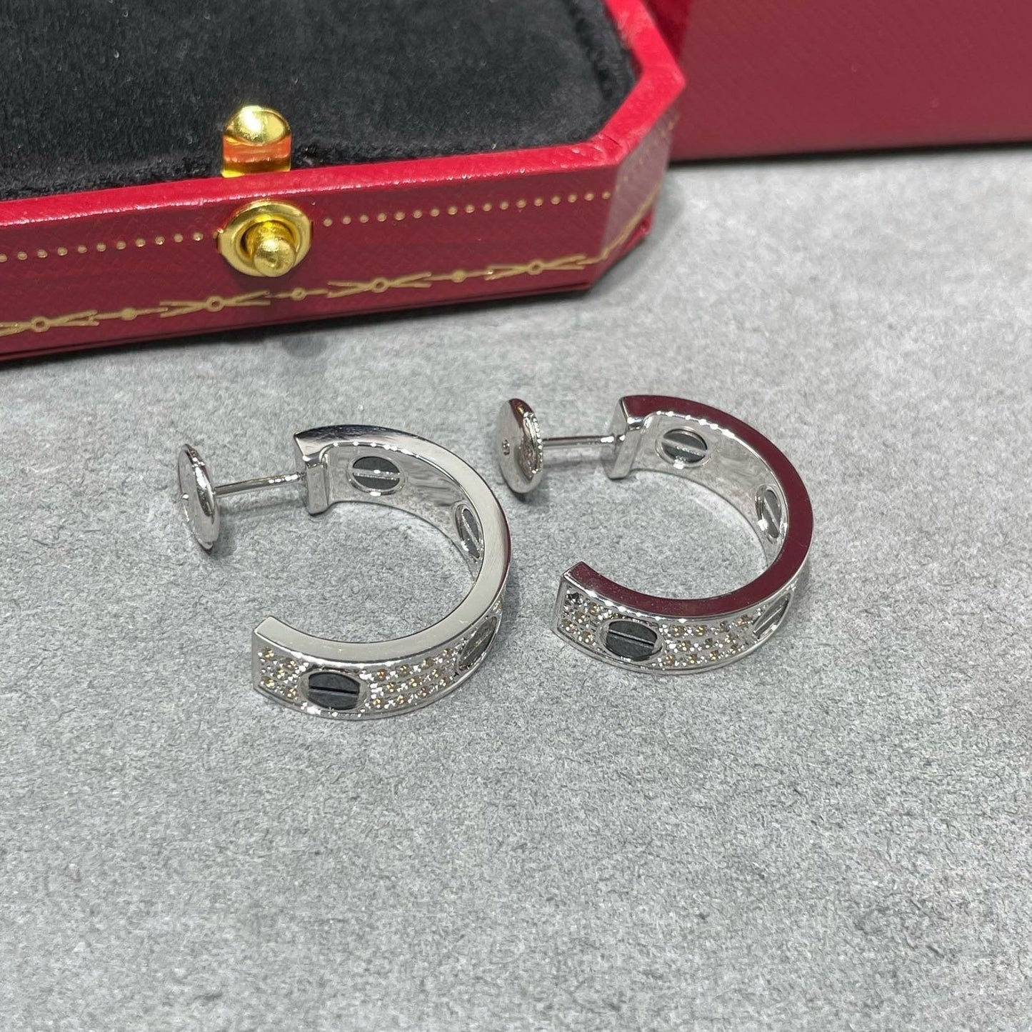 [Elite]LOVE CERAMIC DIAMOND PAVED SILVER EARRINGS