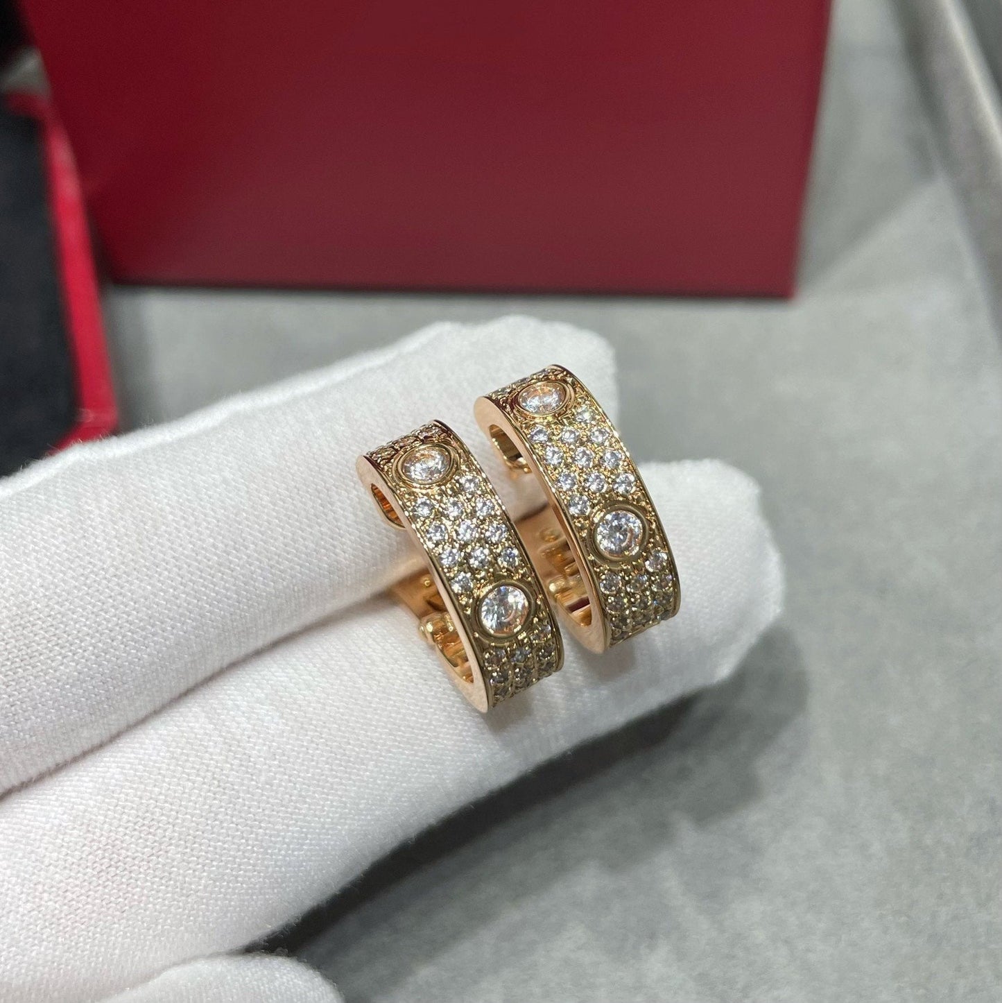 [Elite]LOVE 5.5MM DIAMOND PAVED EARRINGS