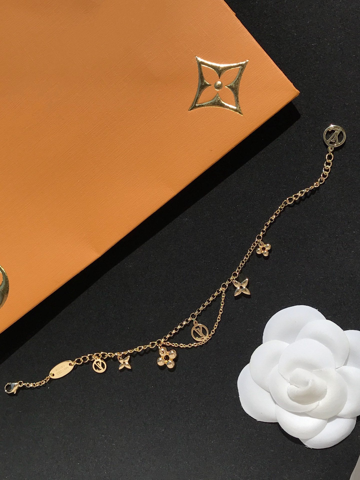 [Elite]BLOOMING PINK GOLD MOP BRACELET