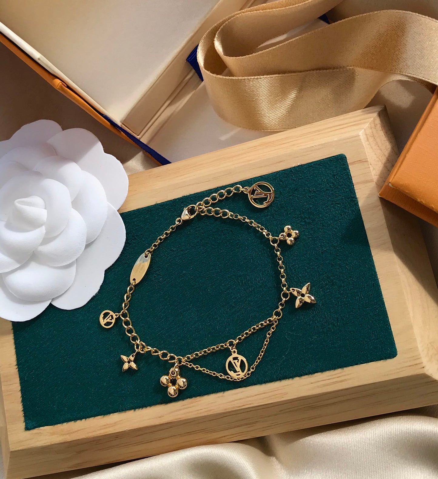 [Elite]BLOOMING PINK GOLD MOP BRACELET