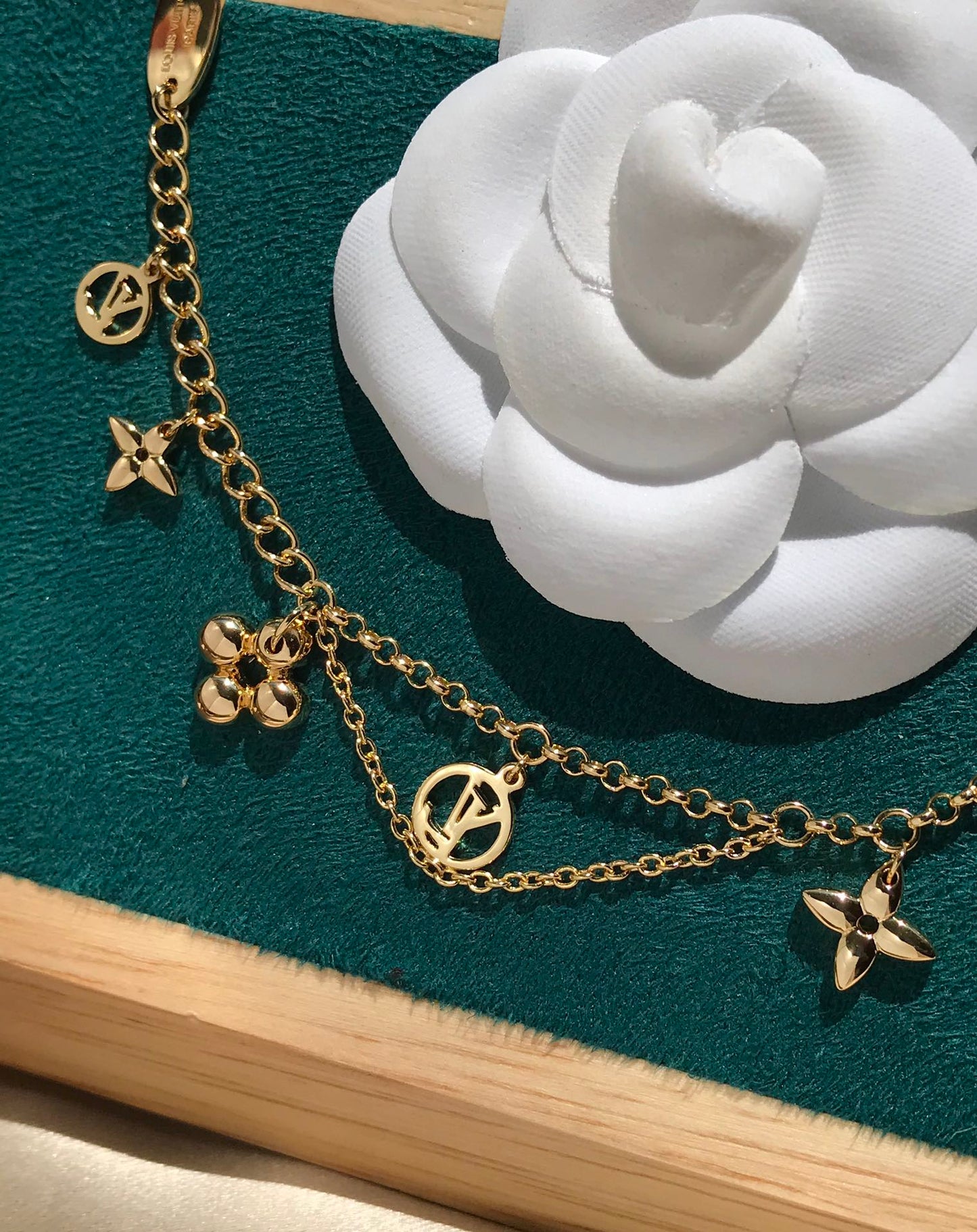 [Elite]BLOOMING PINK GOLD MOP BRACELET