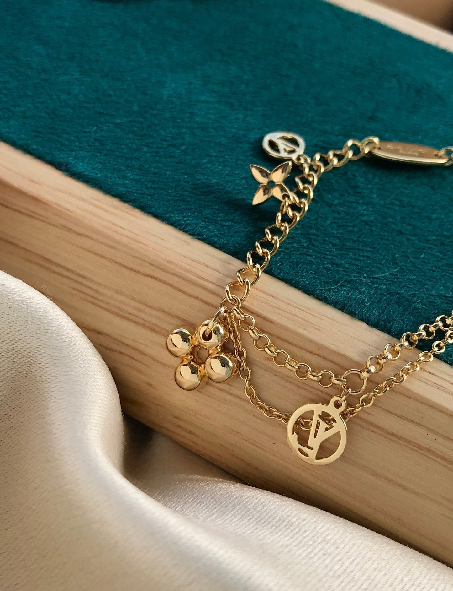 [Elite]BLOOMING PINK GOLD MOP BRACELET