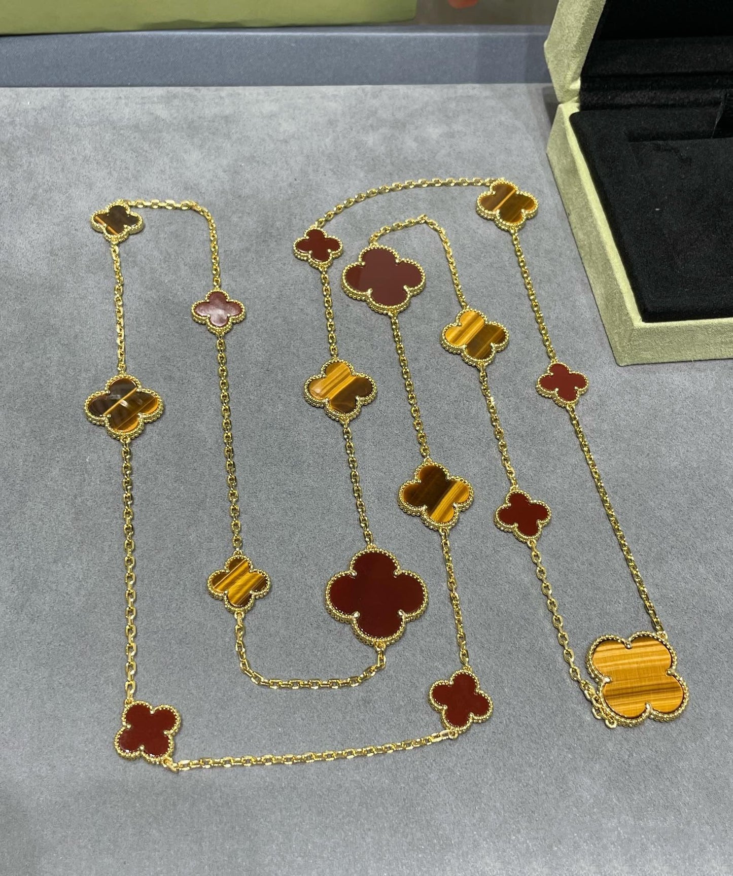 [Elite]CLOVER 16 MOTIF CARNELIAN TIGER EYE ROSE GOLD NECKLACE