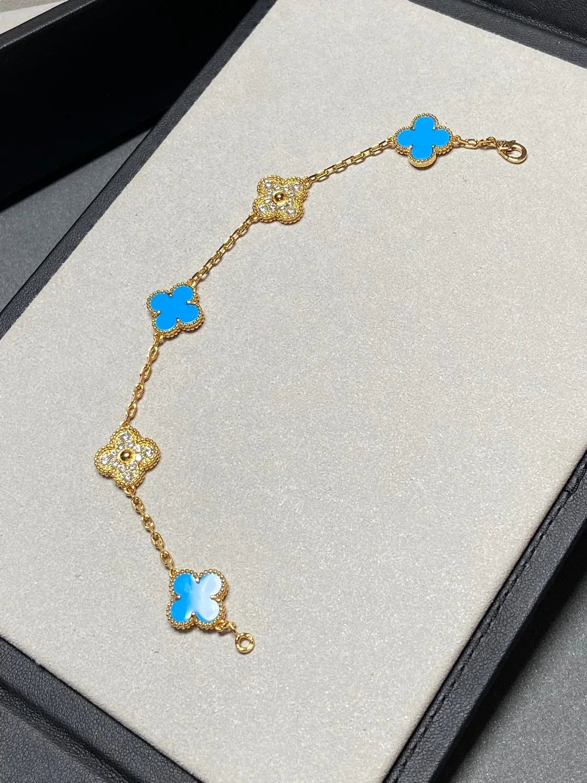 [Elite] CLOVER 5 MOTIF BLUE AGATE BRACELET COLLECTION