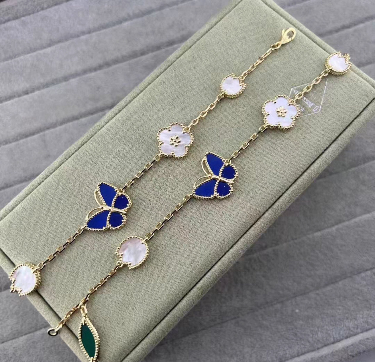 [Elite]LUCKY SPRING GOLD BLUESTONE WHITE MOTHER-OF-PEARL BRACELET