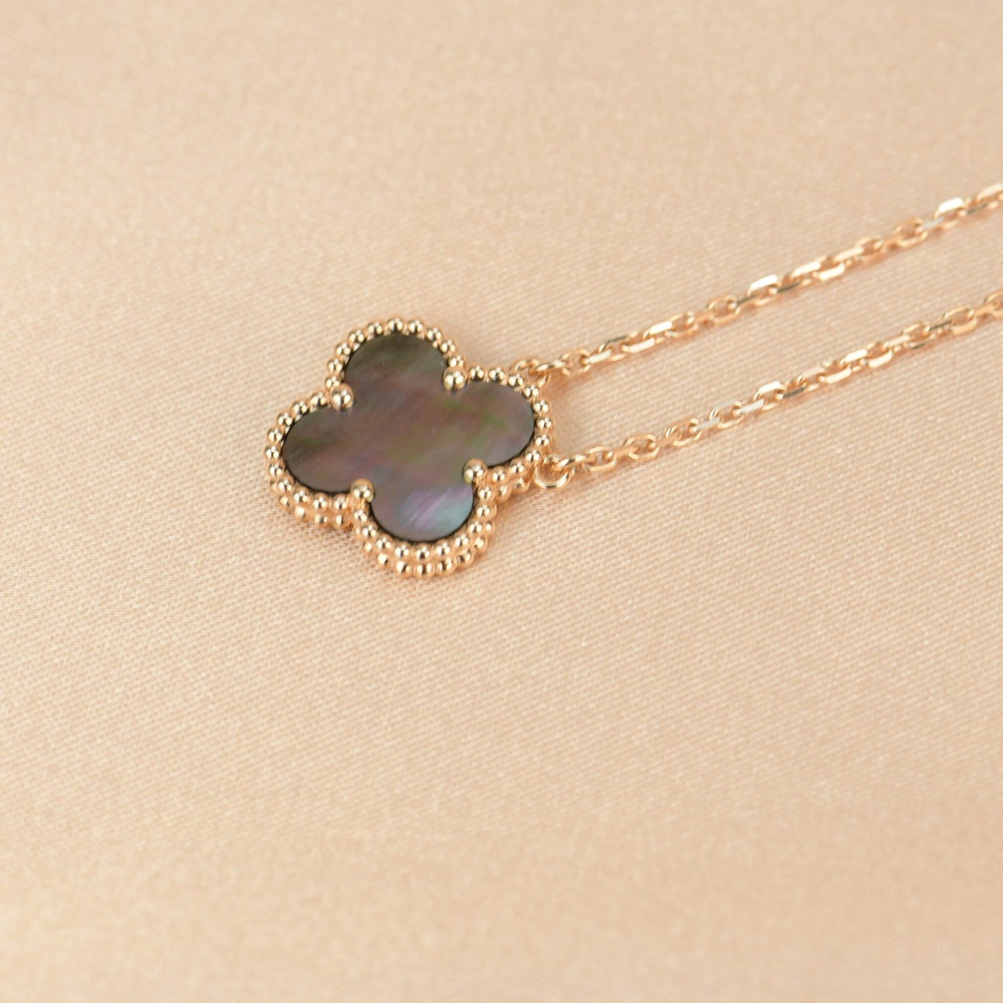 [Elite]CLOVER 15MM  GRAY MOTHER OF PEARL NECKLACE