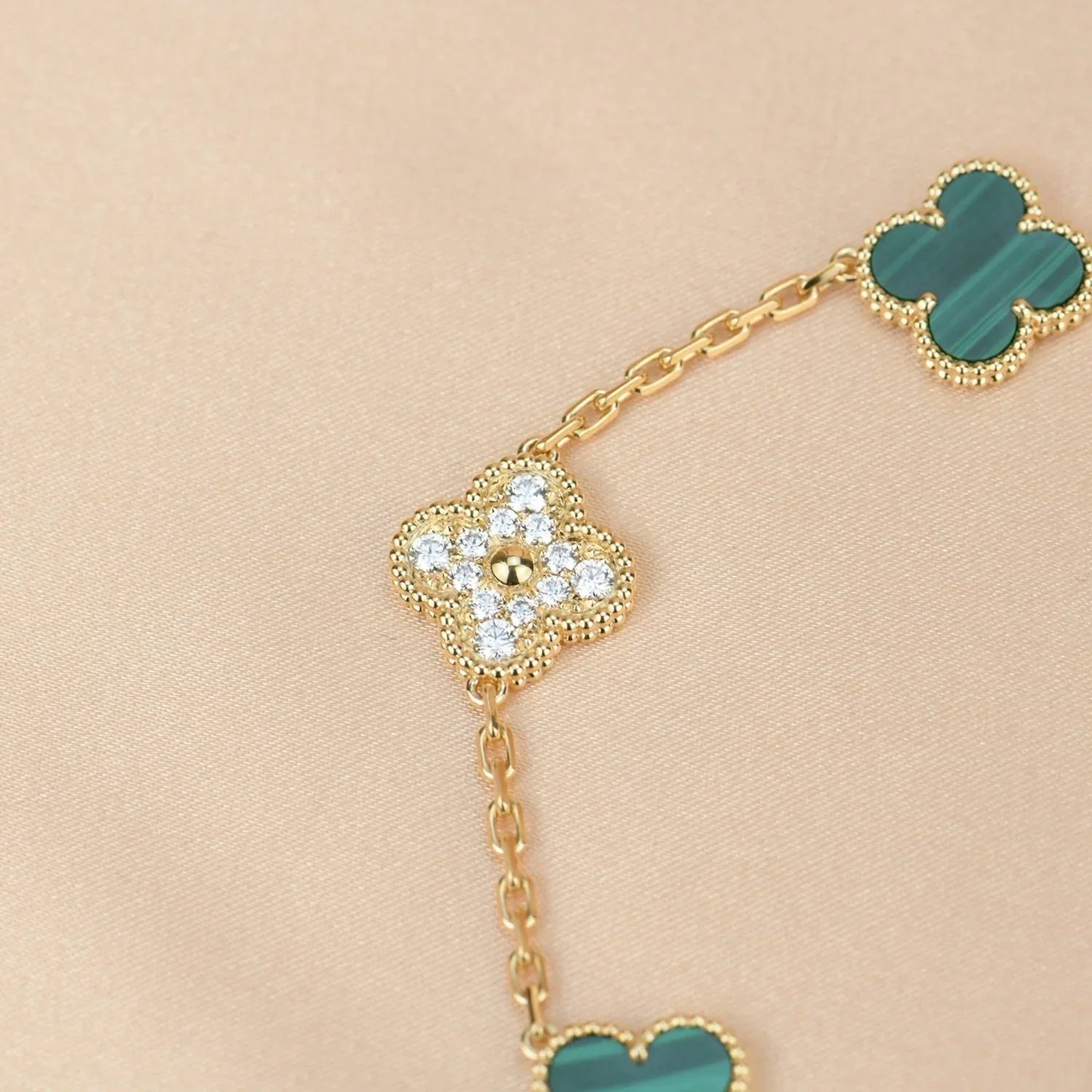 [Elite] CLOVER 5 MOTIF MALACHITE BRACELET COLLECTION