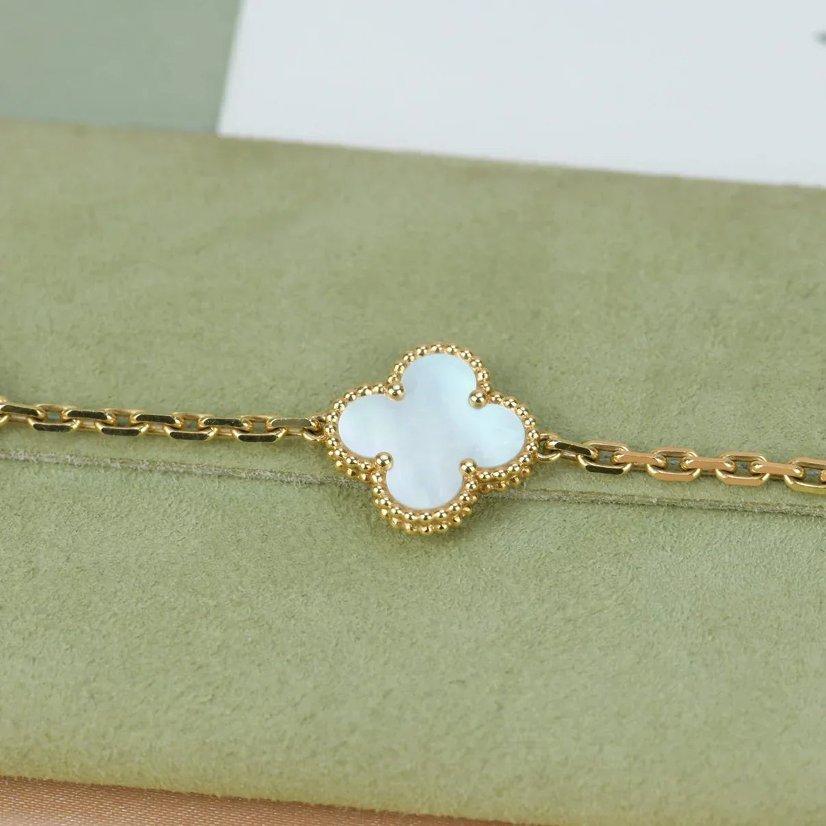 [Elite]CLOVER WHITE PEARL MOP 5 MOTIF BRACELET COLLECTION