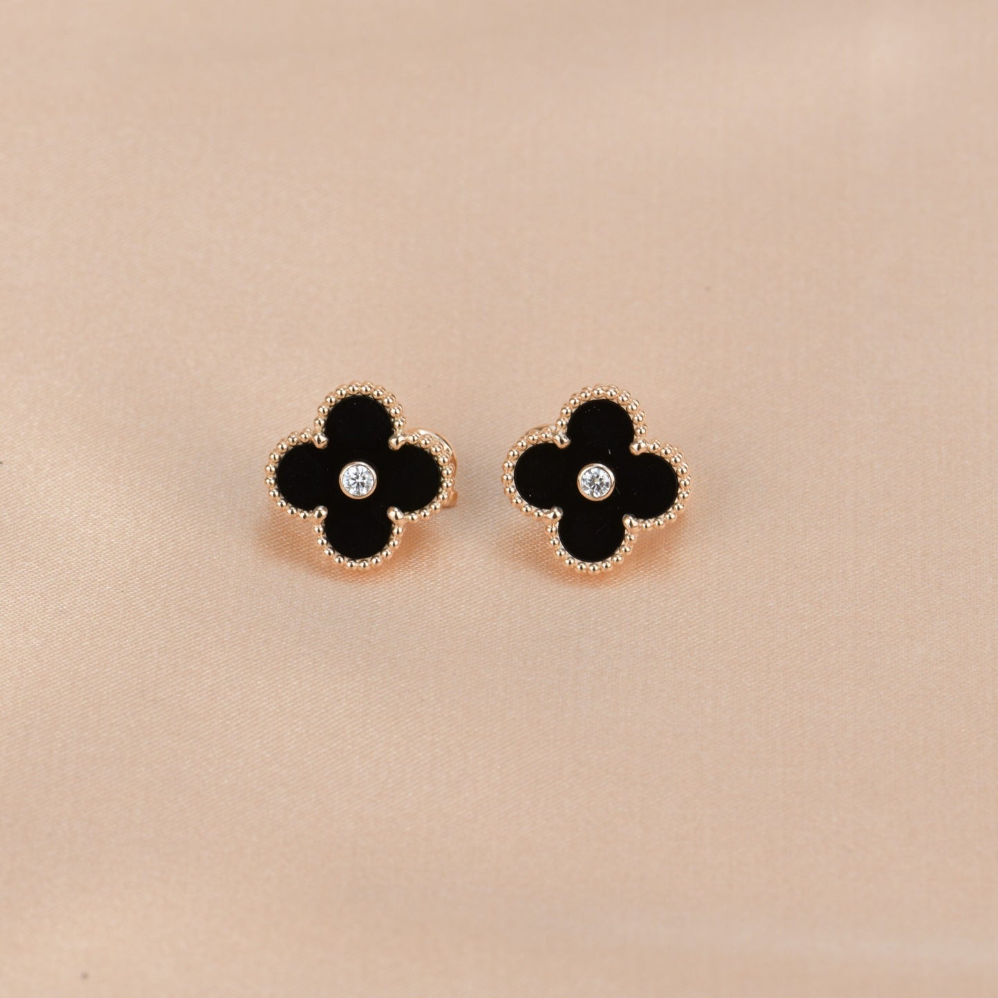 [Elite]CLOVER MEDIUM 1 MOTIFS ONYX DIAMOND EARRINGS