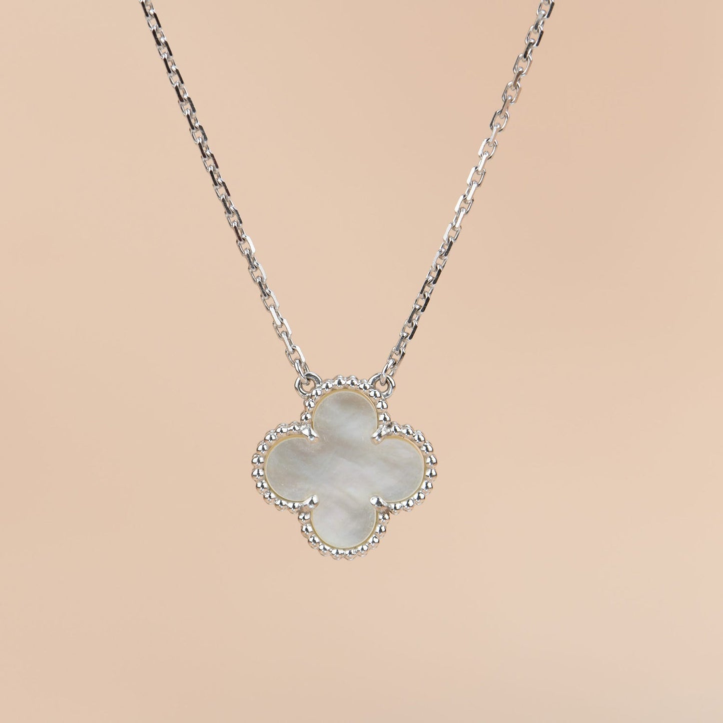 [Elite]CLOVER  15MM WHITE MOTHER-OF-PEARL SILVER