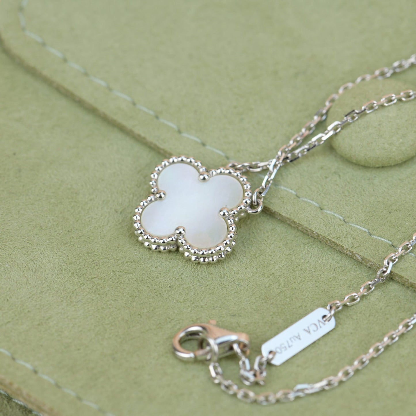 [Elite]CLOVER  15MM WHITE MOTHER-OF-PEARL SILVER