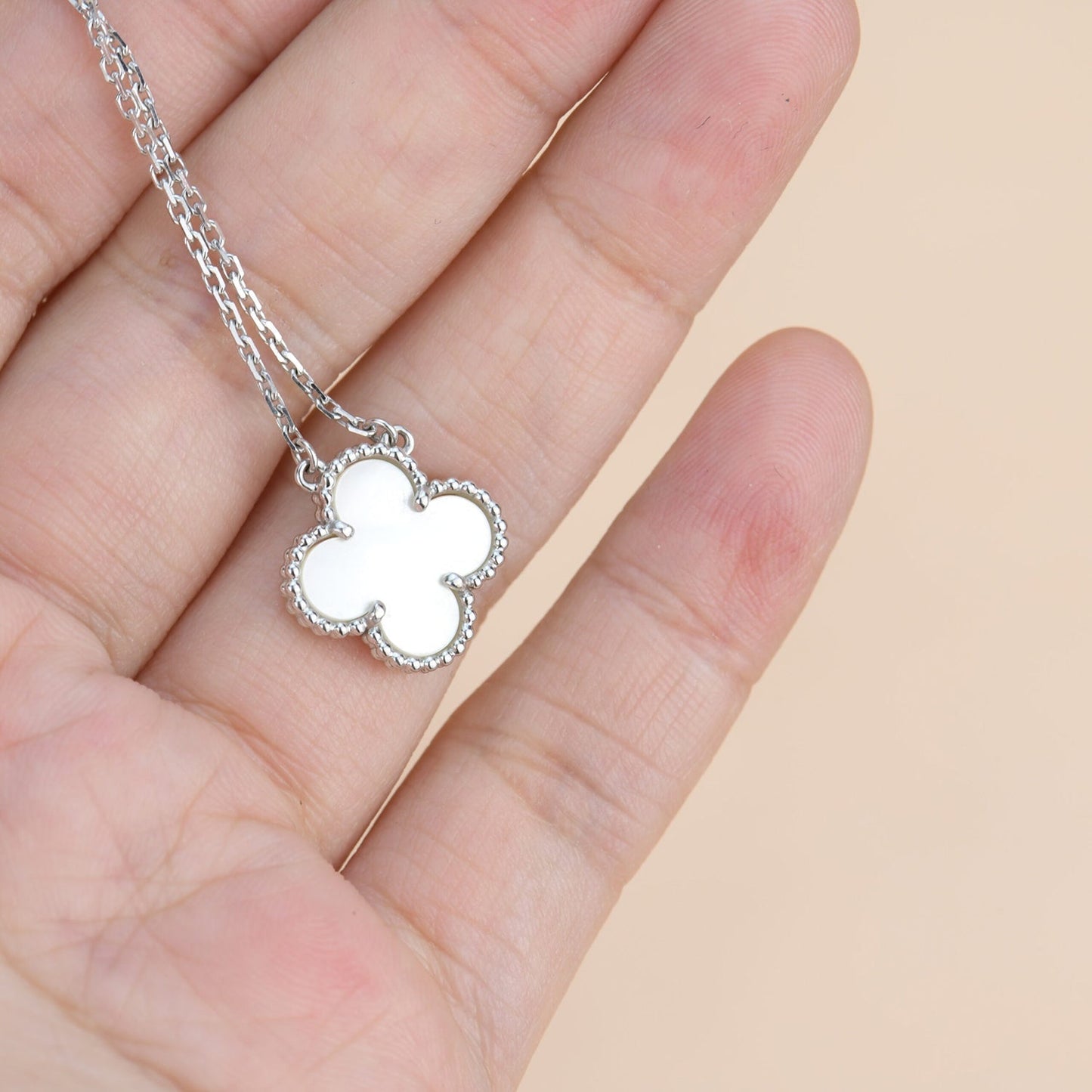 [Elite]CLOVER  15MM WHITE MOTHER-OF-PEARL SILVER
